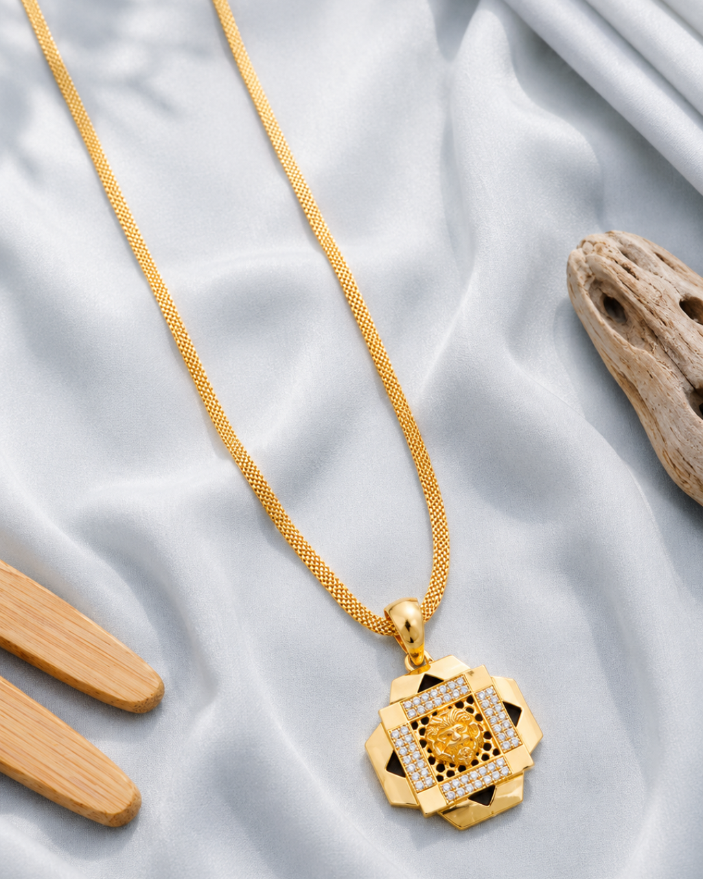 Royal Lion Gold Pendant with Premium Mesh Chain