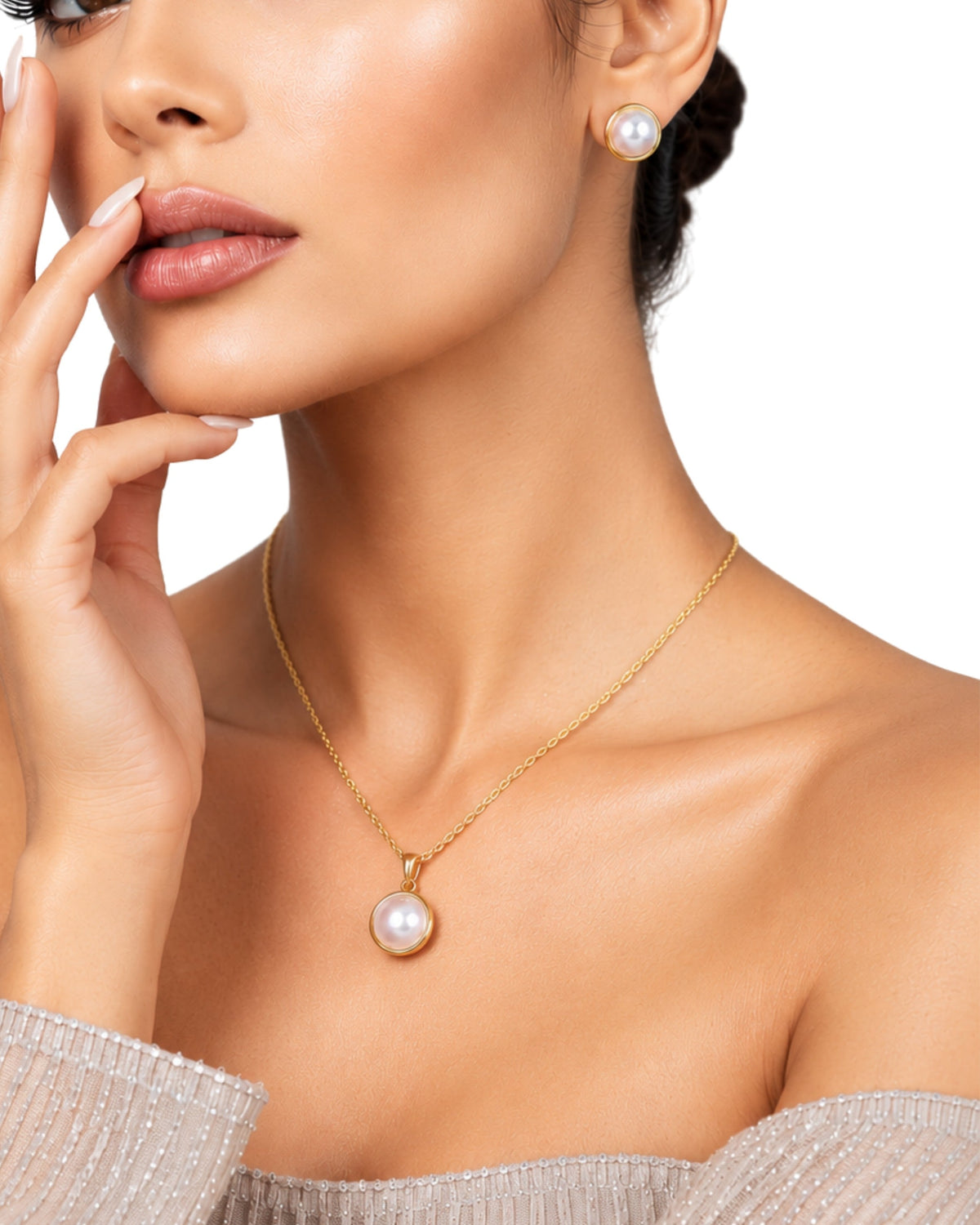 Pearl pendant necklace set with matching stud earrings and gold-plated finish