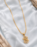 Royal Oval Bee Gold Pendant Chain
