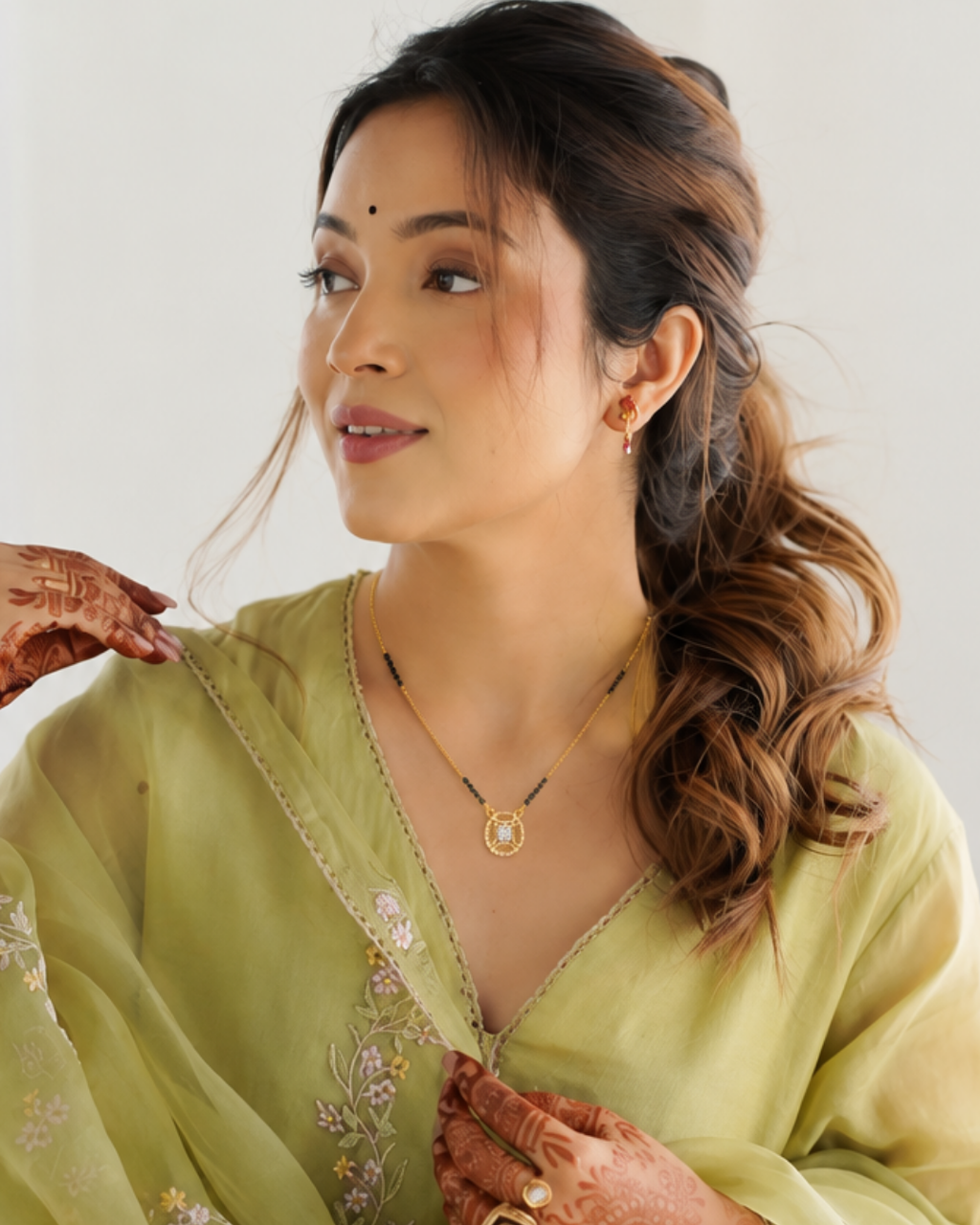Sparkling Horseshoe Mangalsutra